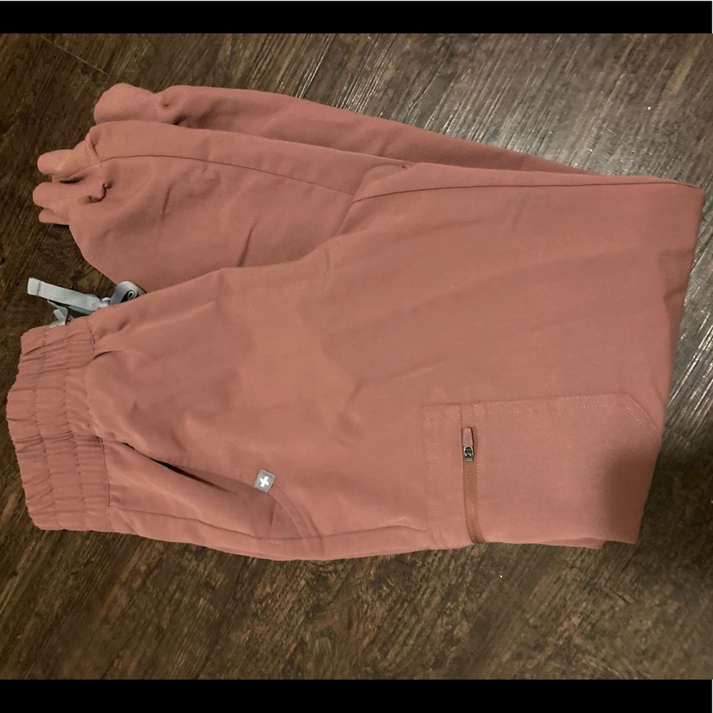Figs high waisted Zamora scrub pants size XS in mauve